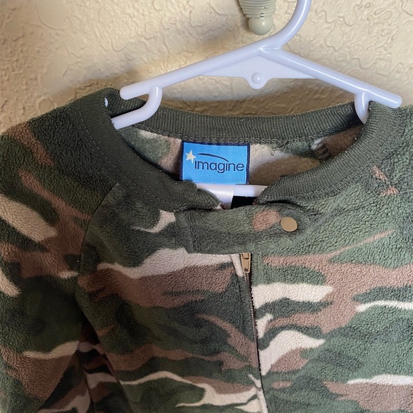 Fleece Jammies Camo-Print - Picture 5 of 9